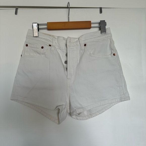 Levi’s shorts - Picture 1 of 3